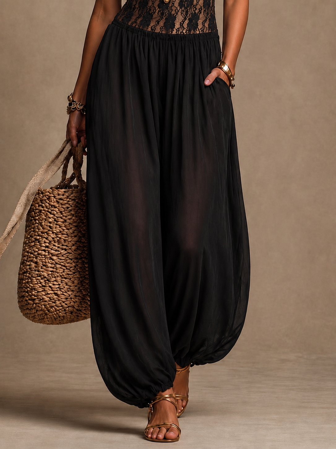 YEISA | MONO HALTER CON ENCAJE FLUIDO