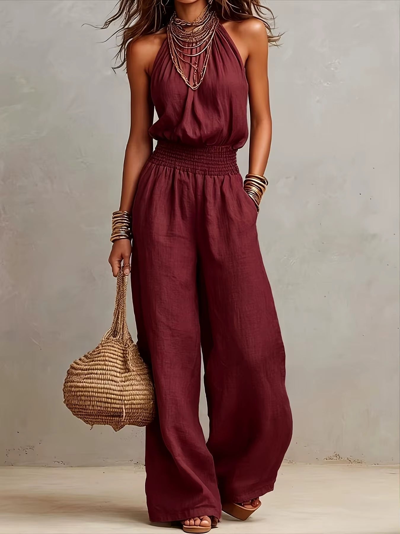 VALERIA | MONO ELEGANTE CON CUELLO HALTER